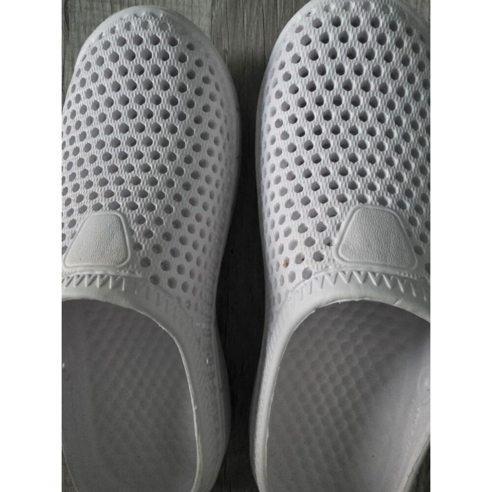 NEW Women's White Perforated Garden Clogs Slip On Foam Mules Shoes Size 9